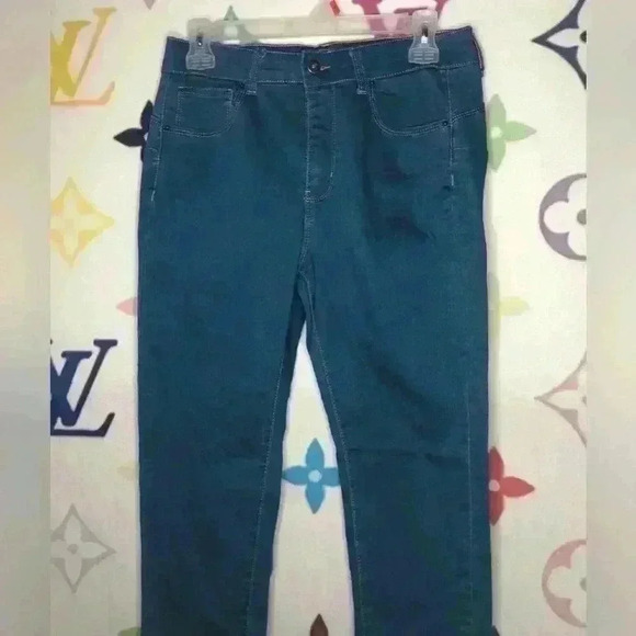 Blue Jeans - Picture 3 of 9